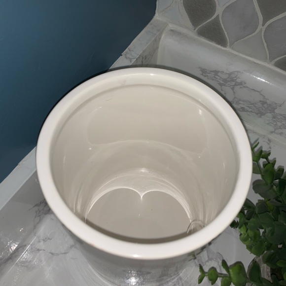 Jay Imports Ceramic Treat Canister - Picture 5 of 11